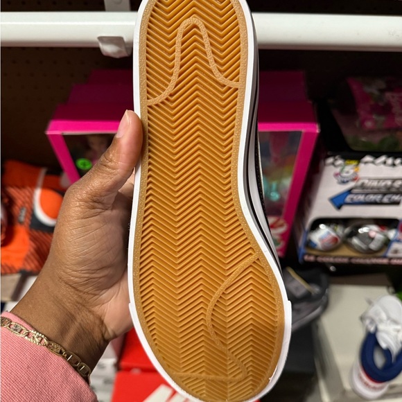 Nike court legacy Black and White Sneakers - Picture 3 of 3